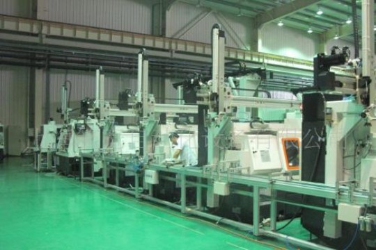 塑造完美:软星科技五轴机床助力大型注塑模具精度突破