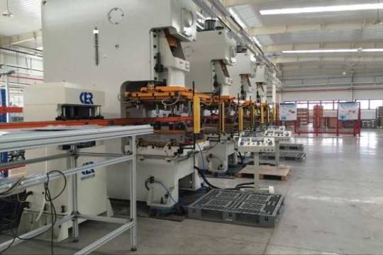 塑造完美：软星科技五轴机床助力大型注塑模具精度突破